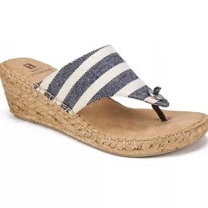 White Mountain Beach Ball New Navy Stripe Wedge Sandals Size 7.5 New in Box!